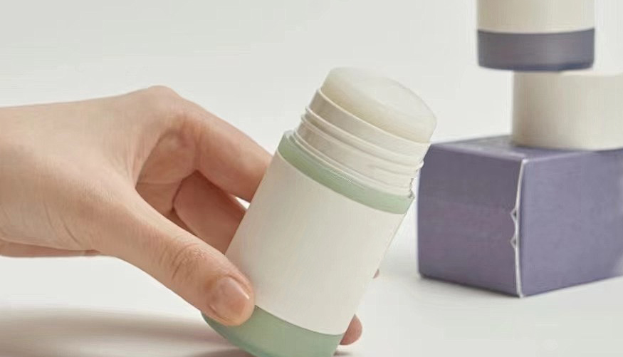 Easy-to-Carry Deodorant Bottles for Active Lifestyles