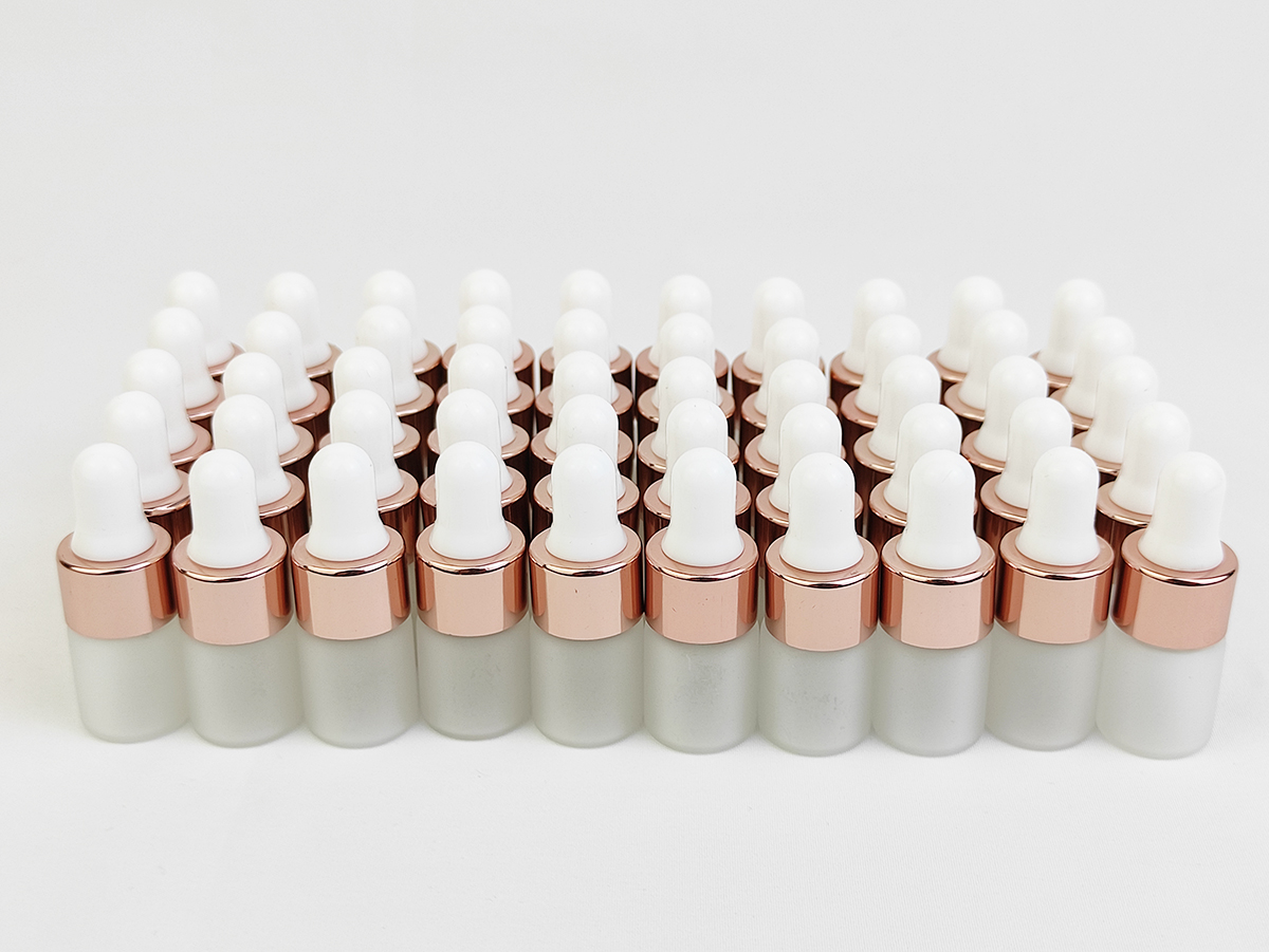 Cosmetic Packaging White 2ml 3ml 5ml Frosted Empty Essential Oil Vials Perfume Glass Dropper Bottles 