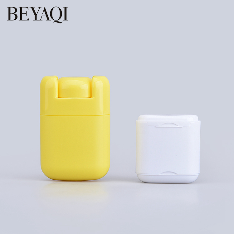 Customized 15g Rotate Lip Gloss Lip Mask Lip Mud Bottle Plastic Blush Stick Solid Balm Deodorant Tube Makeup Container