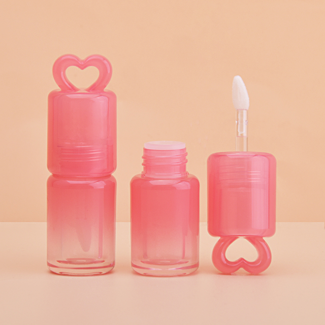 Hot Selling 3ml Heart Top Cute Keychain Lipgloss Tubes Custom Logo Gradient Pink Lip Gloss Tube Containers With Big Wand Brush