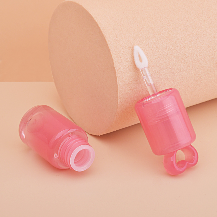 Hot Selling 3ml Heart Top Cute Keychain Lipgloss Tubes Custom Logo Gradient Pink Lip Gloss Tube Containers With Big Wand Brush