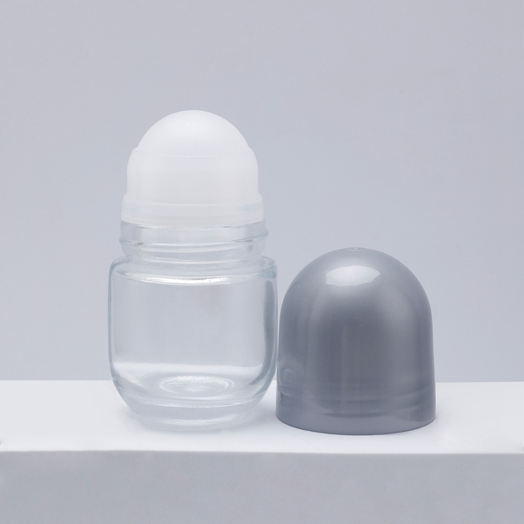 Professional Factory High-end Free Sample Small Capacity 50ml Custom Materials And Printing Empty Glass Transparency Refillable Roll On Bottle for Essential Oil Antiperspirant Perfume
