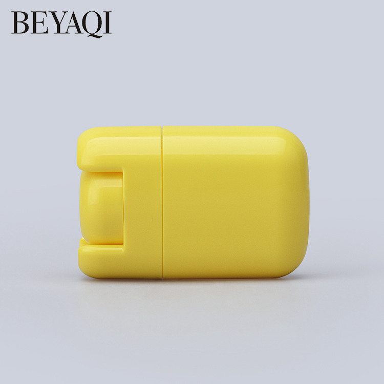 Customized 15g Rotate Lip Gloss Lip Mask Lip Mud Bottle Plastic Blush Stick Solid Balm Deodorant Tube Makeup Container