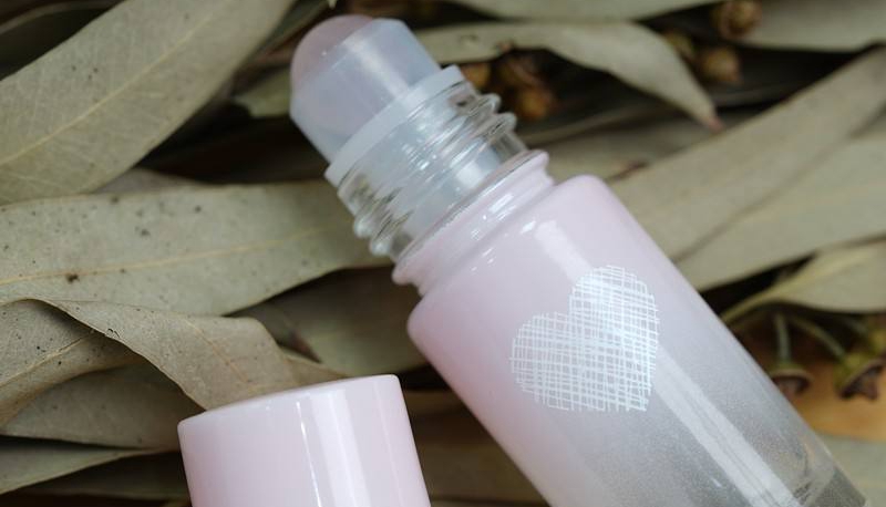 The Advantages of Roll-on Bottles for Deodorants